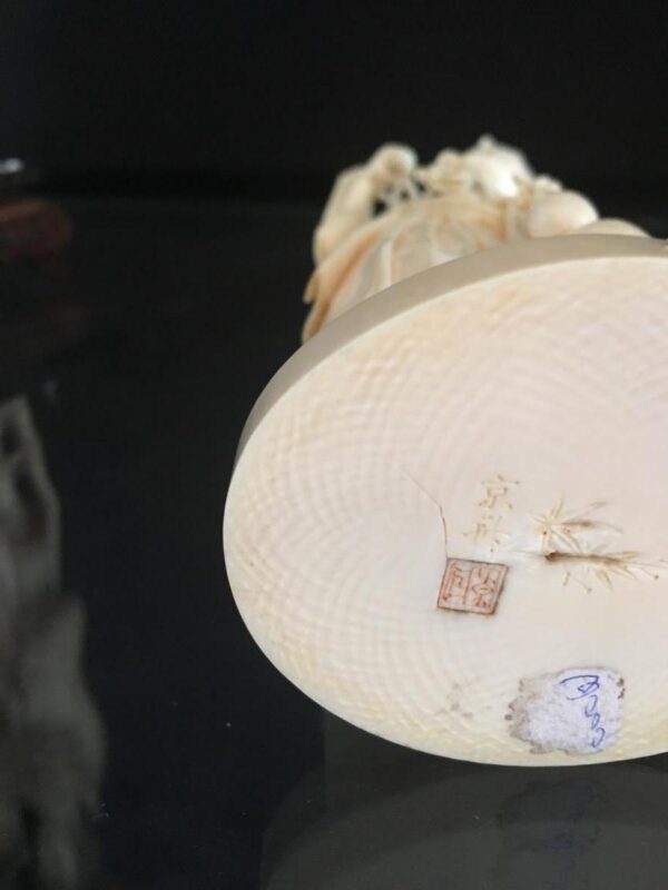 19th Century Ivory Okimono representing a Samurai - Image 4