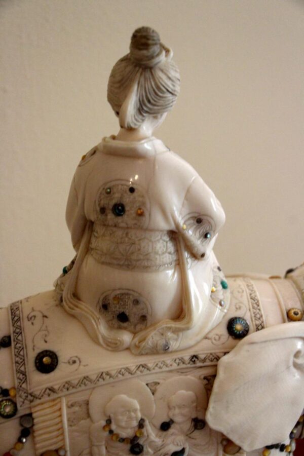 19th Century Ivory Okimono representing a Woman on an Elephant - Image 9