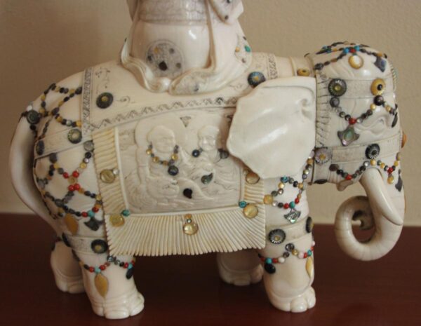19th Century Ivory Okimono representing a Woman on an Elephant - Image 8