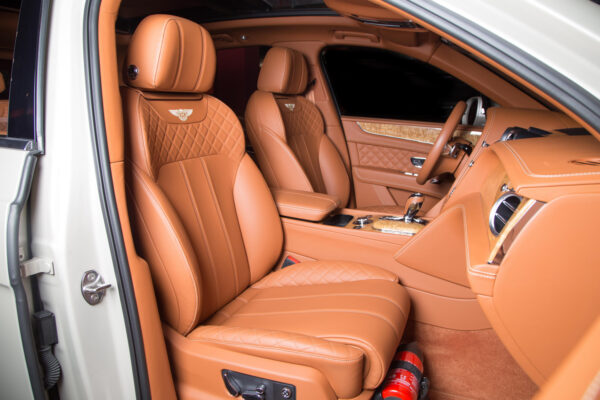 2017 Bentley Bentayga - Image 9