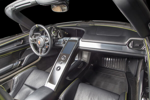 2015 Porsche 918 Spyder - Image 10