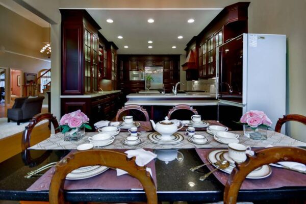 Luxury Golf Course Property in Coquitlam, Canada - Image 11