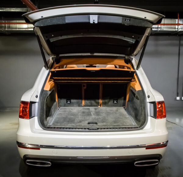 2017 Bentley Bentayga - Image 11