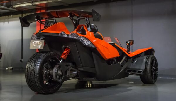 2016 - Polaris Slingshot ( Motorcycle ) - Image 2