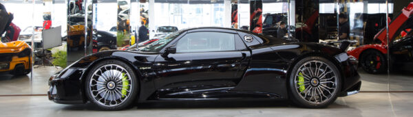 2015 Porsche 918 Spyder - Image 2