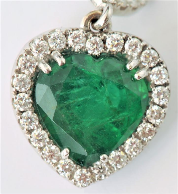 Emerald, White Gold and Diamonds Earrings - Image 2