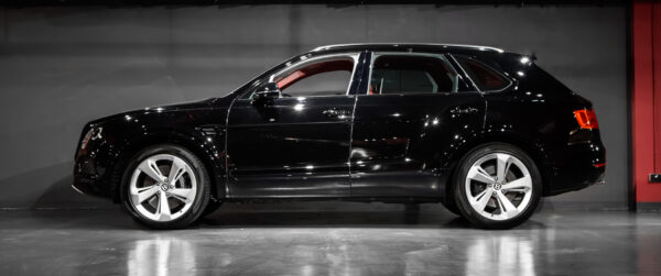 2018 Bentley Bentayga - Image 2