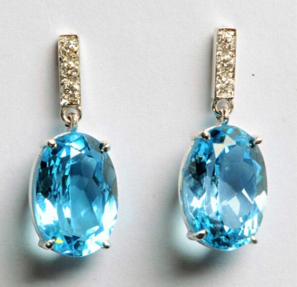 White Gold, Topaze and Diamond Earrings - Image 2