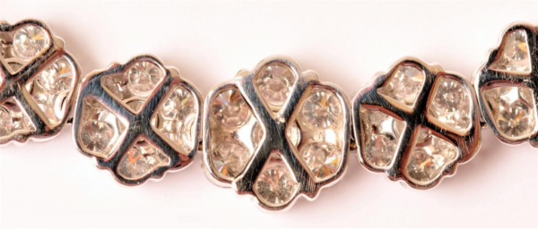 White Gold & Diamonds Necklace - Image 2