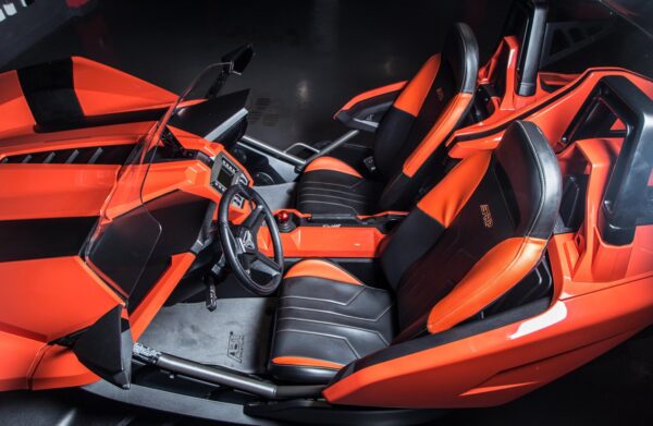 2016 - Polaris Slingshot ( Motorcycle ) - Image 4