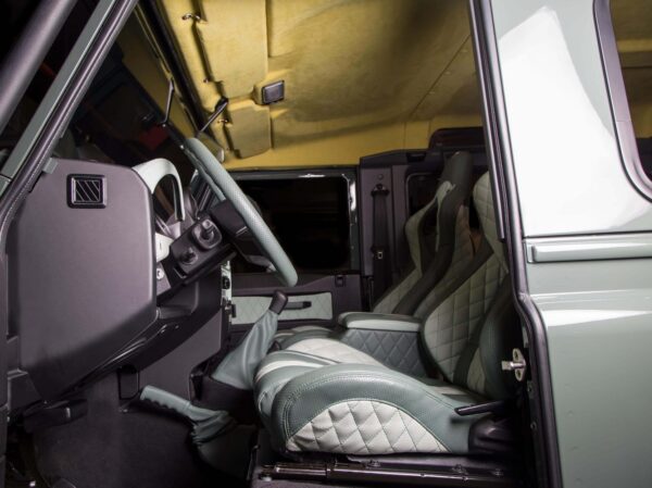 2016 Land Rover - Defender 90 SW - Image 5