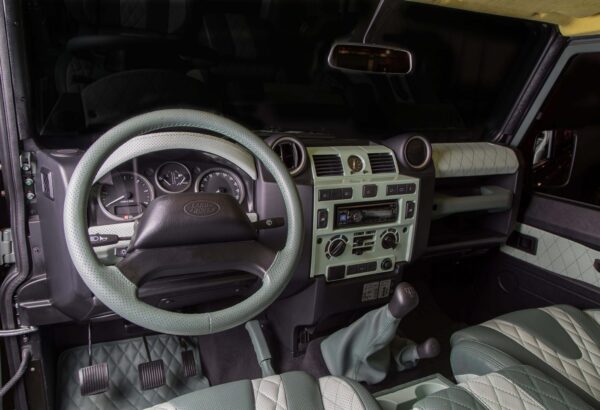 2016 Land Rover - Defender 90 SW - Image 6