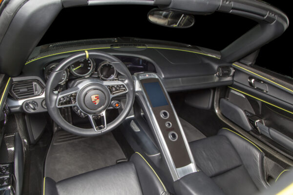 2015 Porsche 918 Spyder - Image 7
