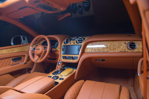 2017 Bentley Bentayga - Image 7