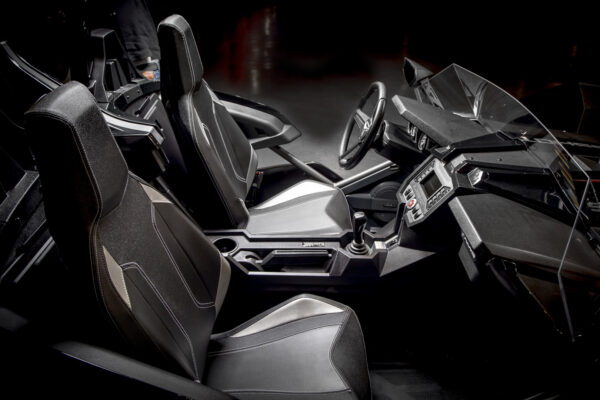 2017 - Polaris Slingshot ( Motorcycle ) - Image 9
