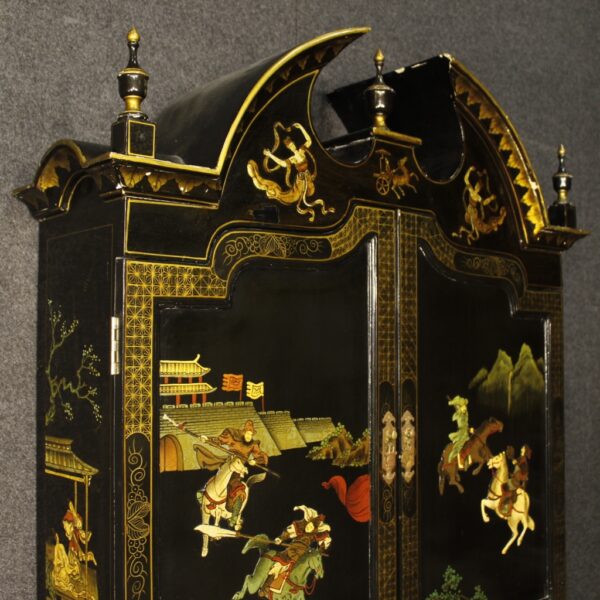 20th Century English Lacquered Golden and painted Chinoiserie Trumeau - Image 3