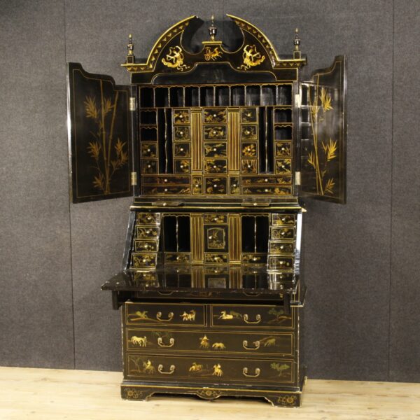 20th Century English Lacquered Golden and painted Chinoiserie Trumeau - Image 7