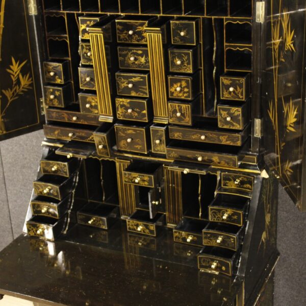 20th Century English Lacquered Golden and painted Chinoiserie Trumeau - Image 8