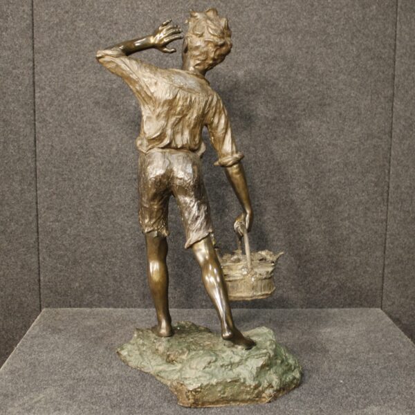 20th Century Neapolitan Signed Bronze depicting a Fish Seller - Image 3