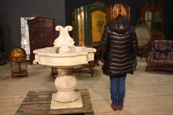 20th Century large Marble Fountain - Image 3
