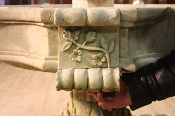 20th Century large Marble Fountain - Image 4