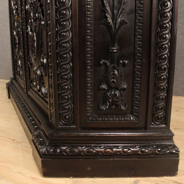 20th Century Renaissance style Italian Slideboard - Image 6