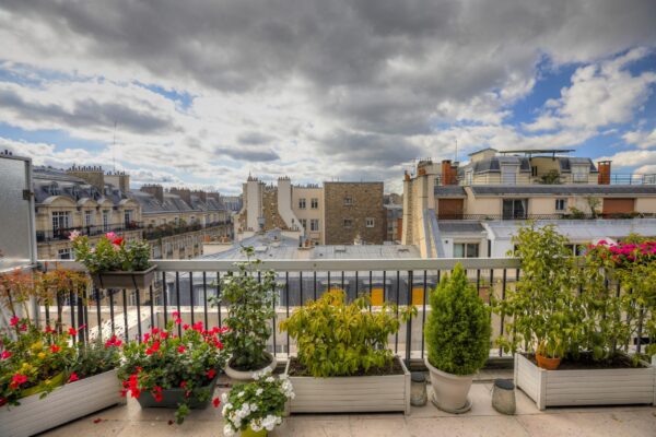 Exceptionnal penthouse in the 16th arrondissement of Paris - Image 4