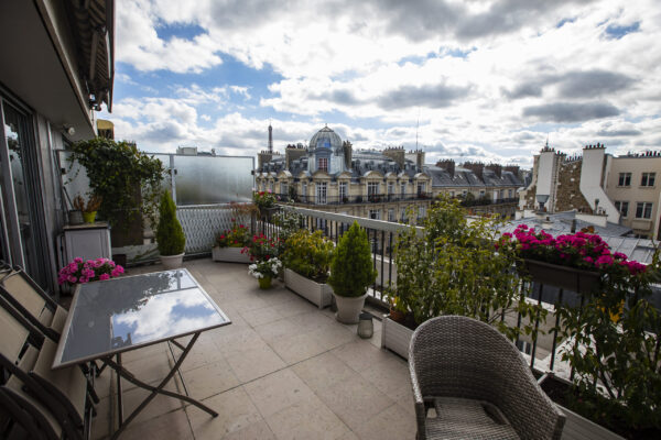 Exceptionnal penthouse in the 16th arrondissement of Paris - Image 11