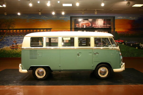 1967 Volkswagen T1 Bus - Image 4