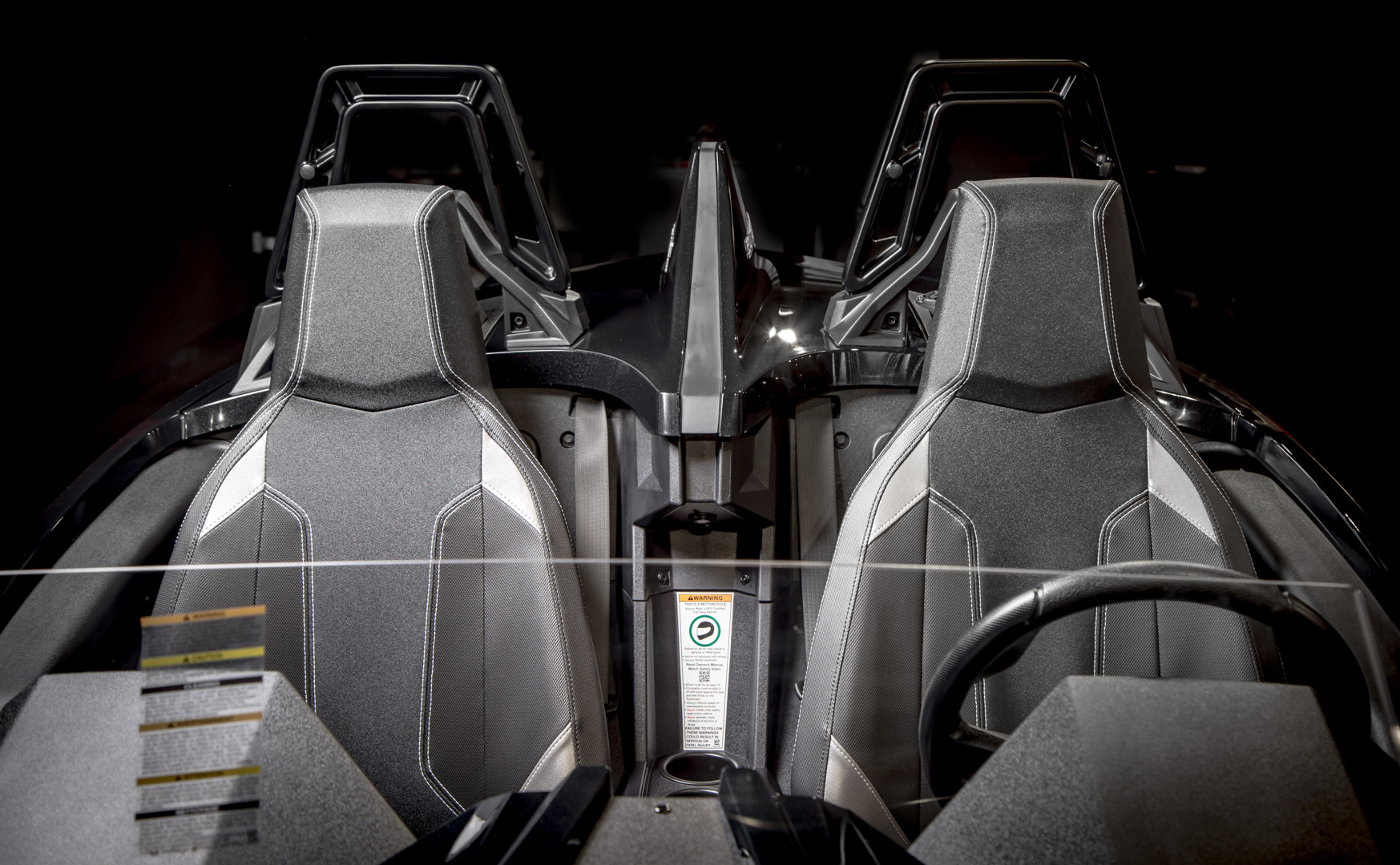2017 - Polaris Slingshot ( Motorcycle ) - Image 10