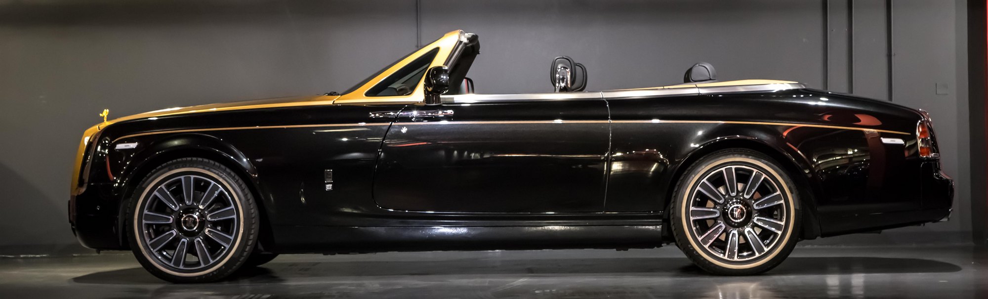 2017 Rolls Royce Phantom Drophead - Image 2