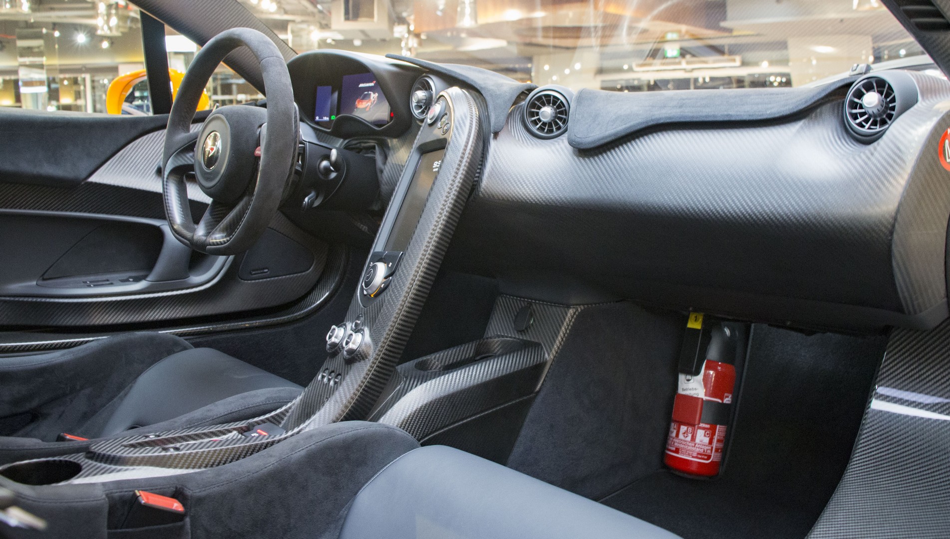 2014 McLaren P1 Supercar - Image 7